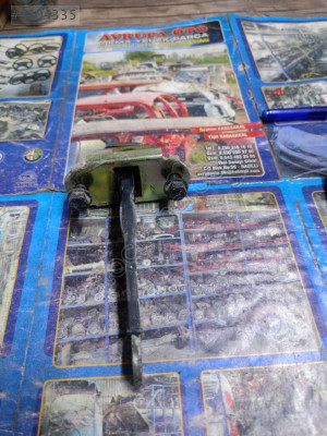 Mitsubishi Carisma 98 03 model sağ arka kapı gergisi