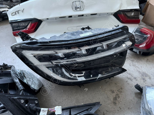 Renault austral sağ far