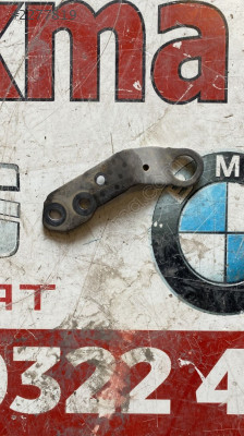 04L103390 vw passat b8 tutucu braketi