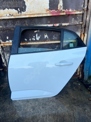 RENAULT MEGANE 4 SOL ARKA KAPI MERT OTO