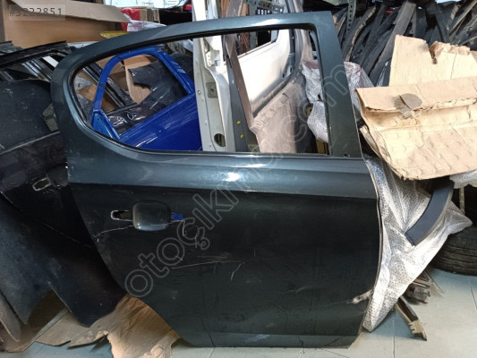 OPEL CORSA E SAĞ ARKA KAPI ÇIKMA ORJİNAL YEDEK PARÇA