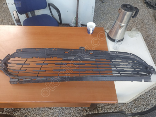 Renault Taliant Ön Tampon Izgarası