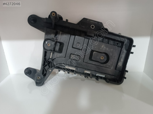 Passat jetta cady akü tablası 1k0915325