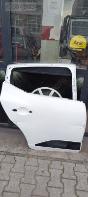DACIA SANDERO ÇIKMA ORJİNAL SAĞ ARKA KAPI