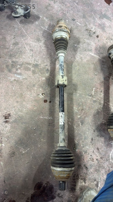 2020 VW GOLF ÇIKMA ORJİNAL SAĞ AKS YEDEK PARÇALARI