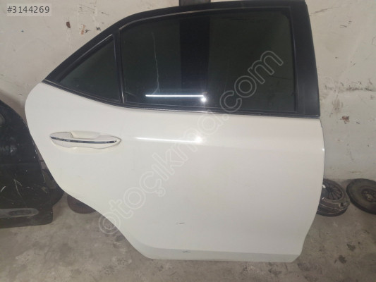 TOYOTA COROLLA SAĞ ARKA KAPI 2017 HATASIZ