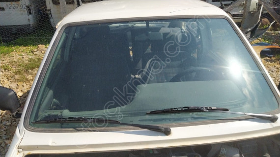 Polo Mk1 ön cam çıkma