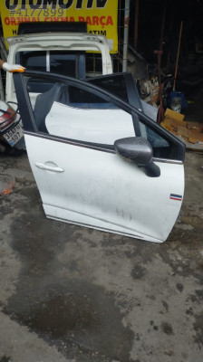 Clio 4 sağ ön kapı
