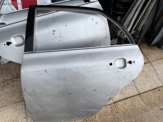 TOYOTA COROLLA ÇIKMA ORJİNAL SOL ARKA KAPI BD1