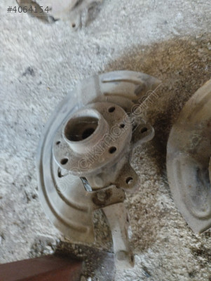 Renault 12 sağ ve sol arka taşıyıcılar