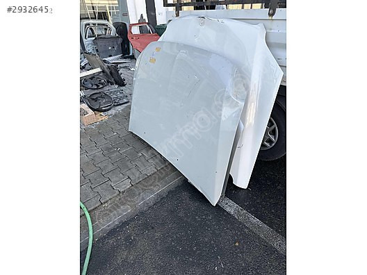 Mitsubishi pajero kaput