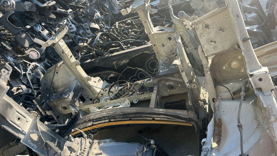 PEUGEOT 5008 SAĞ ÇEYREK ŞASE OTO FEDAİ