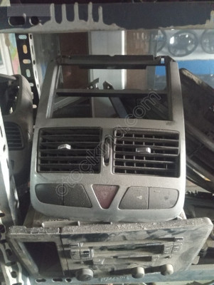 Peugeot 307 teyp çerçevesi