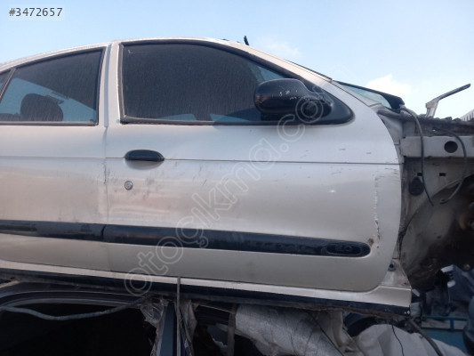 Renault megane 1 sağ ön kapı çıkma