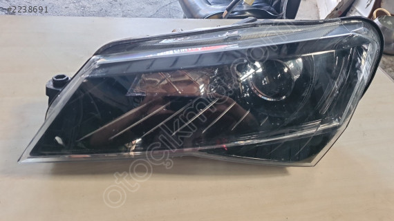 SKODA SUPER B 3 SOL XENON FAR 2015-2019