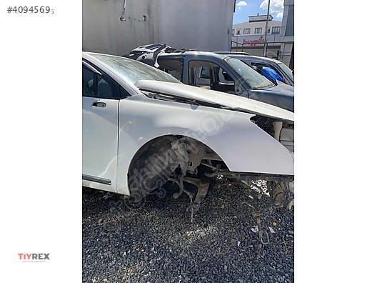 CİTROEN C5 SAĞ ÖN ÇAMURLUK SÖKME