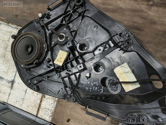 FORD FİESTA SAĞ ARKA KAPI İÇ MALZEMELERİ