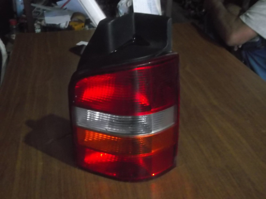 VW TRANSPORTER T5 ÇIKMA SAĞ ARKA STOP