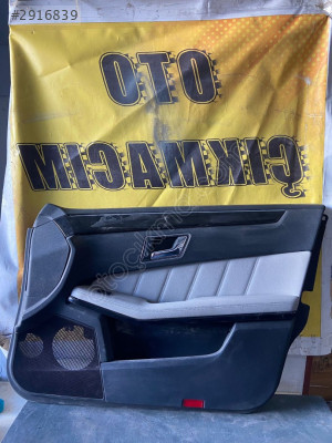 W212 Mercedes E-Serisi Sağ Ön Kapı Döşeme Parçası