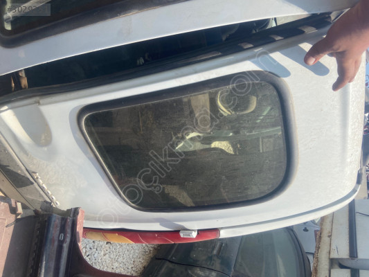 Renault kangoo bagaj kapağı sağ taraf