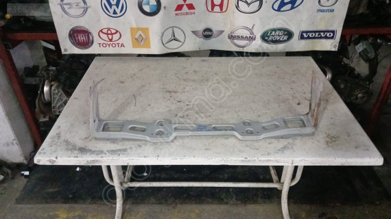 1996-2002 MERCEDES E200 210 KASA RADYATÖR ALT SACI