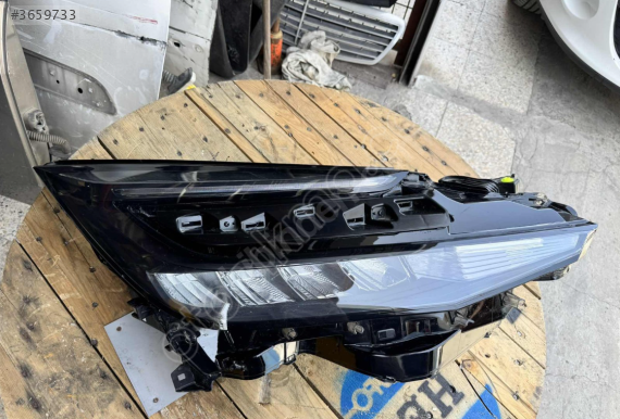 TOYOTA C-HR SAĞ FAR ORJİNAL EYÜPCAN OTO'DA