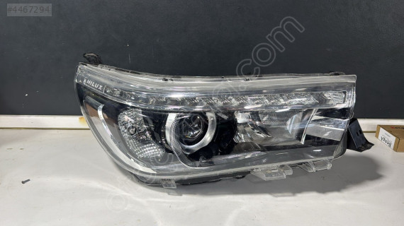 TOYOTA HİLUX LEDLİ MERCEKLİ SAĞ FAR