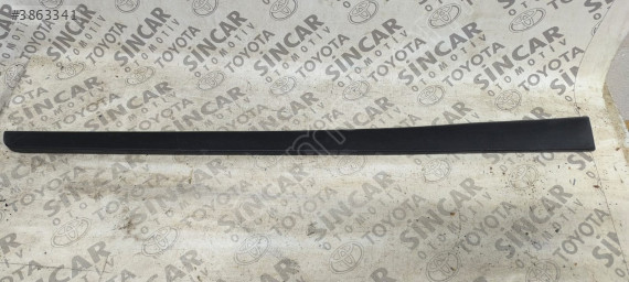 HYUNDAİ BAYON SOL ÖN KAPI ÇITASI ÇIKMA ORJİNAL 87721-Q0400