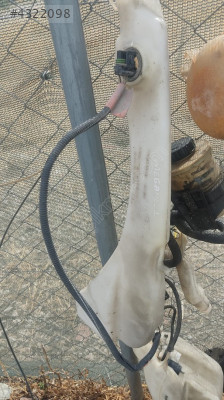 RENAULT MEGANE 1 YEDEK SU BİDONU