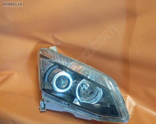 ısuzu d-max mercekli sağ far
