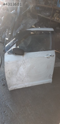 SUZUKİ SWİFT SOL ÖN KAPI ÇIKMA ORJİNAL DOLU
