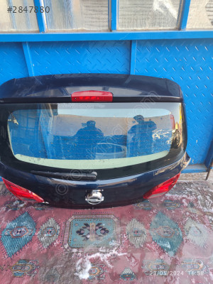 Opel corsa arka bagaj kapagi orjinal hatasız 2019