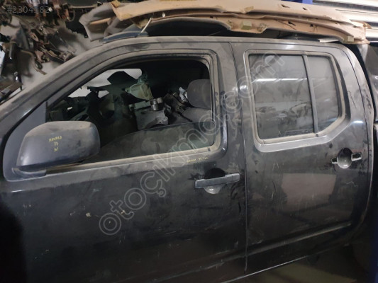 NİSSAN NAVARA SOL ÖN KAPI ve TÜM PARÇALARI...MİL OTO