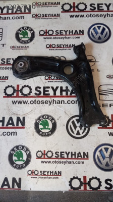 6R0407152F Volkswagen Polo 2017 ön sağ tabla