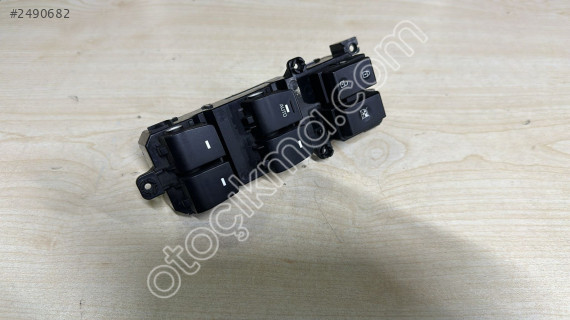 93570-D3041 HYUNDAİ TUCSON 4 LÜ CAM AÇMA DÜĞMESİ BURSA MG