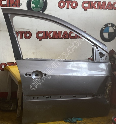 Clio 3 sağ ön kapı