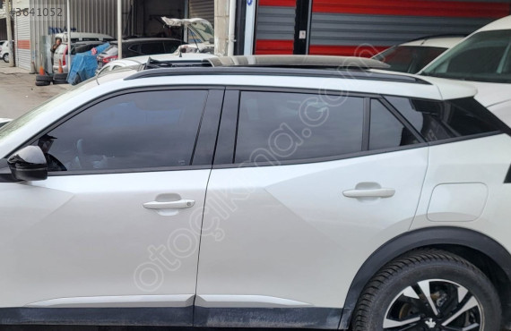 2023 Peugeot 2008 KAPI CAMLARI