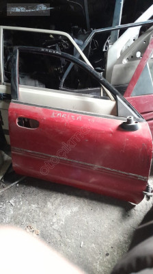 Mitsubishi Carisma 2000 model sağ ön kapı