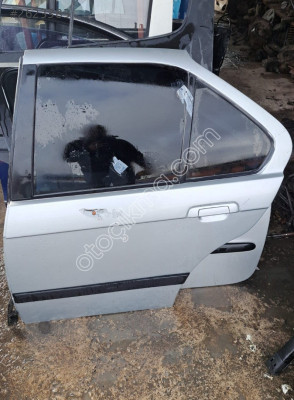 BMW 3.18 SOL ARKA KAPI