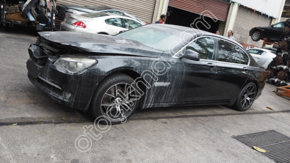 BMW 7SERİSİ F02 ÖN BEŞİK ARKA DİNGİL SAĞ SOL SALINCAk VE TAŞIYICI