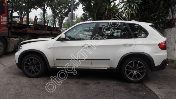 BMW X5 için Kesme Tavan ve Marşpiyel - Sağ/Sol Çeyrek Parçal