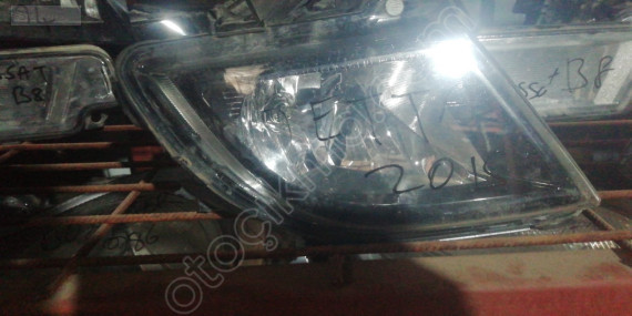 2015 JETTA SAĞ ÖN SİS FARI ÇIKMA