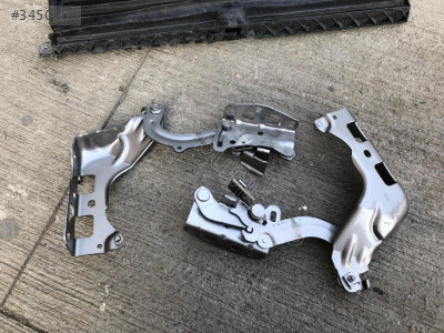 MERCEDES E SERİSİ W213 SAĞ-SOL KAPUT MENTEŞESİ 2138800228