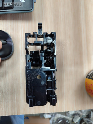 KAPI KOLU COROLLA 02-06 SOL İÇ SİYAH