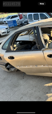 RENAULT LAGUNA SAĞ ARKA KAPI