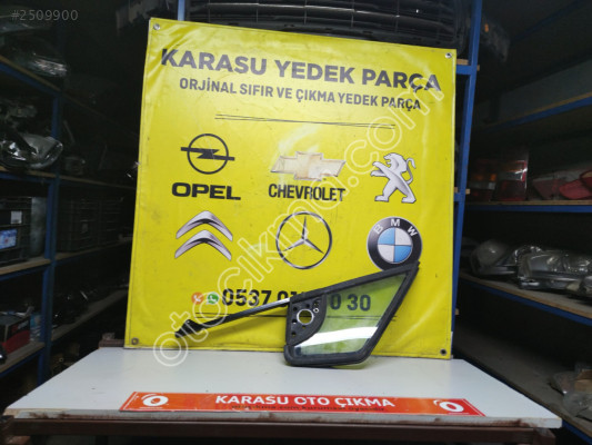 Peugeot Partner Sağ Ön Kelebek Camı