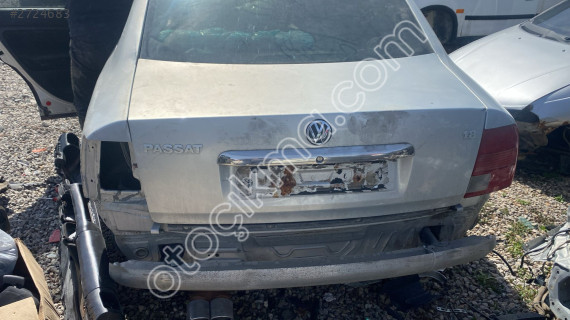 Passat B.5 Bagaj Kapağı