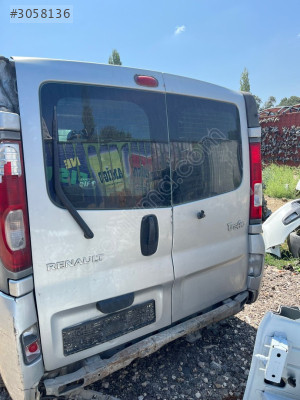 RENAULT TRAFİC 2 BAGAJ KAPAĞI DOLU MONTECAR