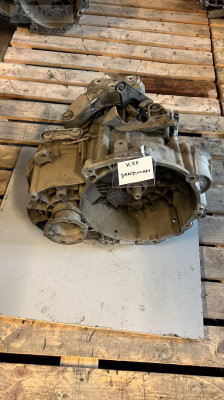 SKODA OCTAVİA 2.0 TDİ ŞANZIMAN-İ 6 İLERİ MANUEL -02Q300040HX