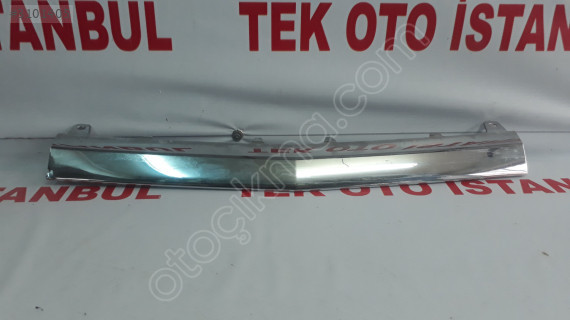 Mercedes C 205 ÇITA ÖN TAMPON ORTA NİKELAJI A2058851574 AMG